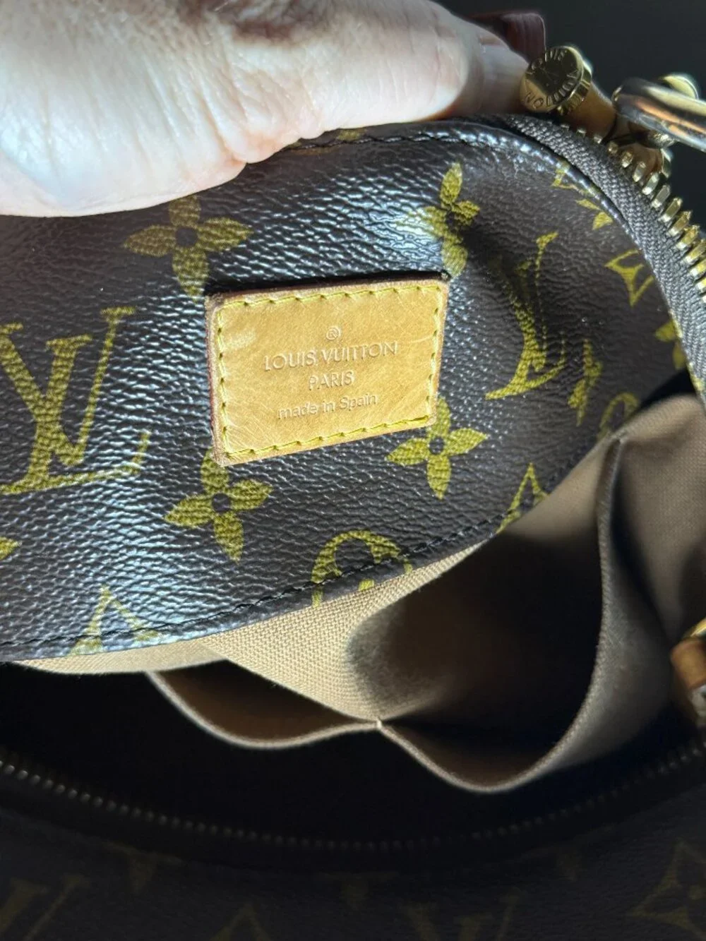 LOUIS VUITTON MONTORGUEIL GM